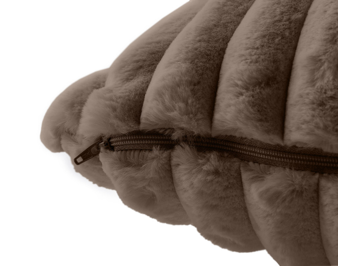 Coussin en fausse fourrure côtelé 40x40 cm Sierra