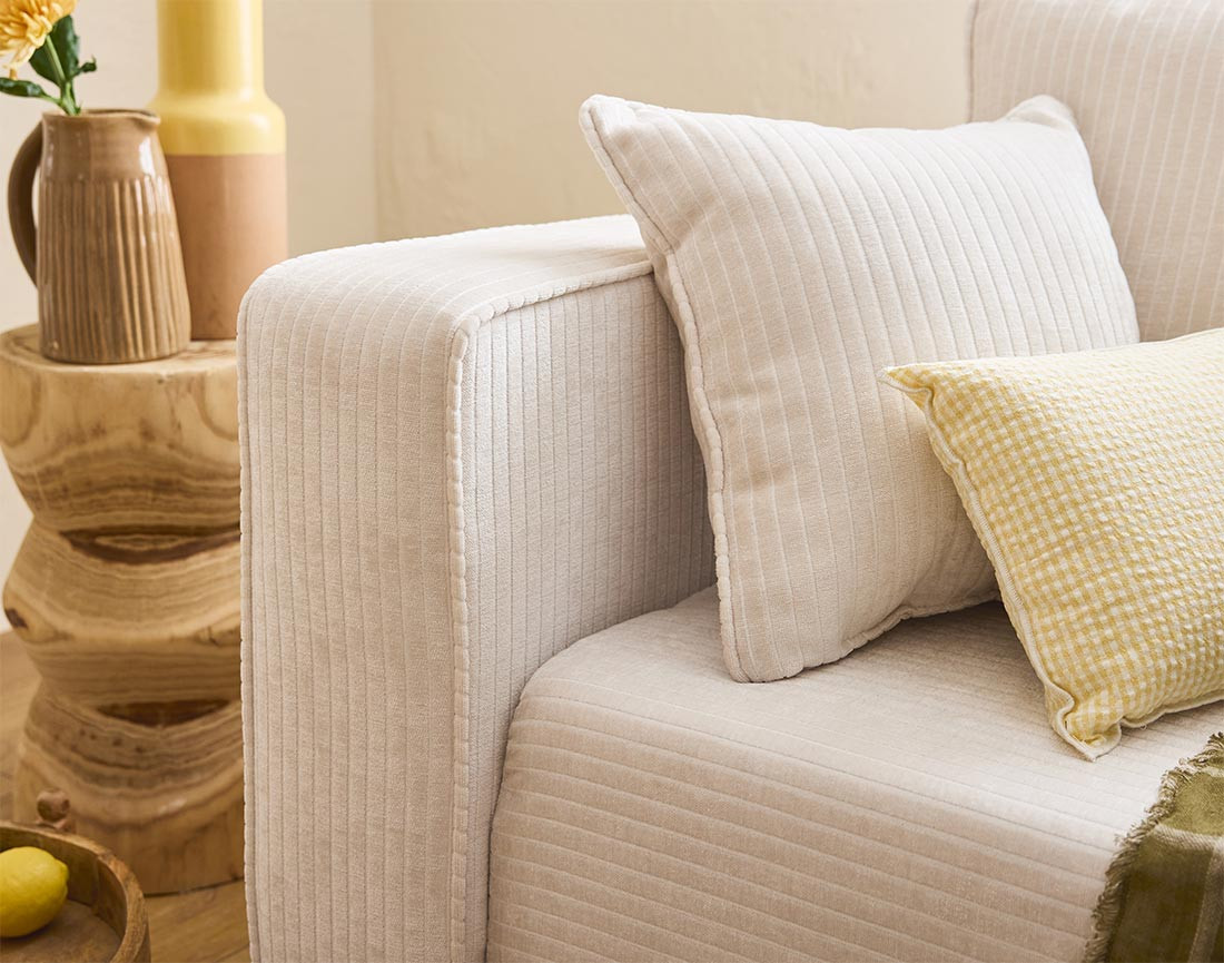 Canapé 3 places convertible avec coffre en velours côtelé plat Topaze Canapé 3 places convertible avec coffre en velours côtelé plat Topaze