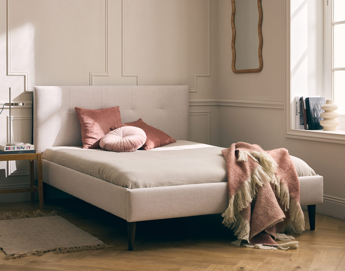 Lit 160x200 cm avec sommier inclus en tissu Monet