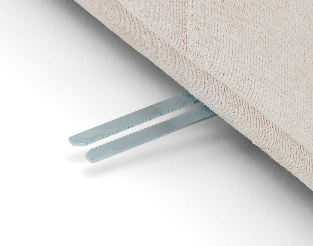 Canapé d'angle gauche 4 places avec têtières réglables en tissu texturé Matera