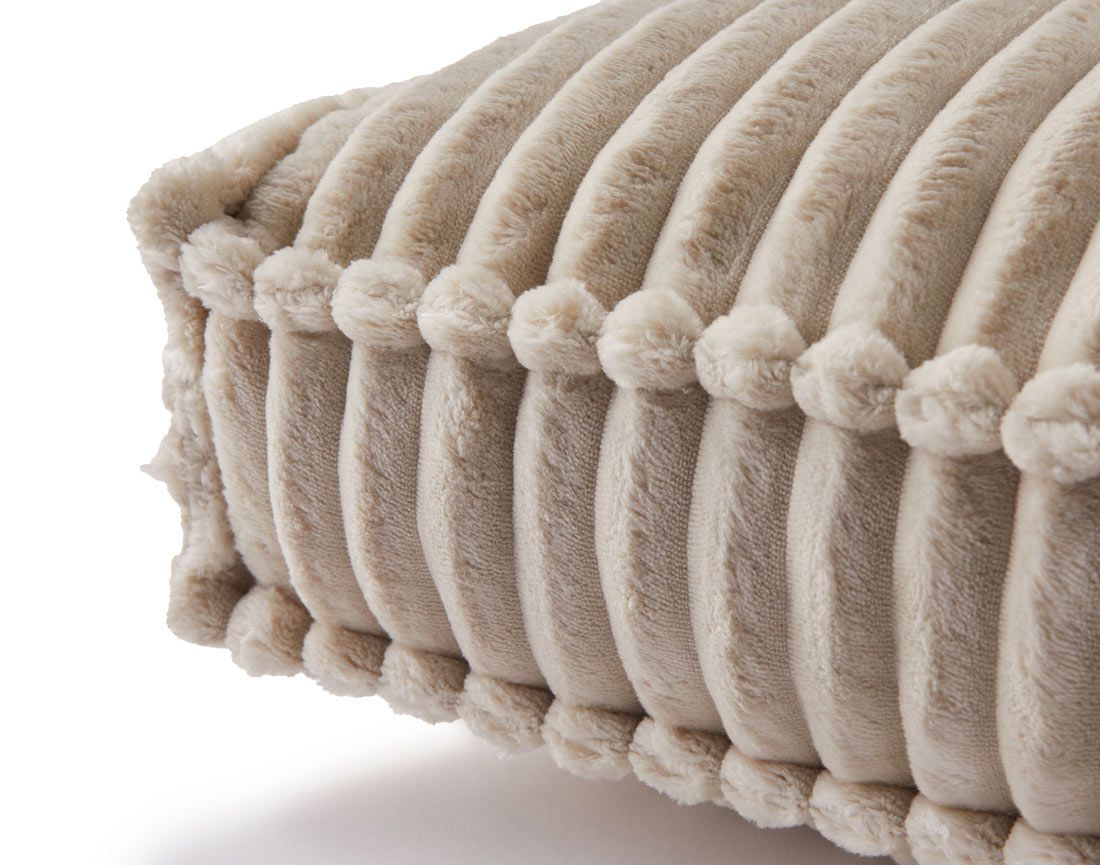 Stella - coussin - en velours côtelé grosses côtes - 32x57 cm Lisa Design