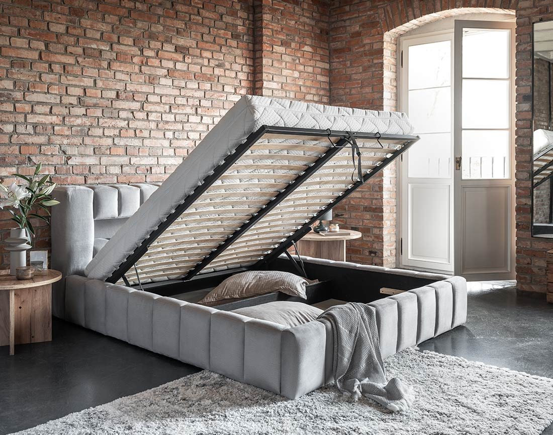 Lit coffre 140x200 cm sommier inclus en velours Cleo