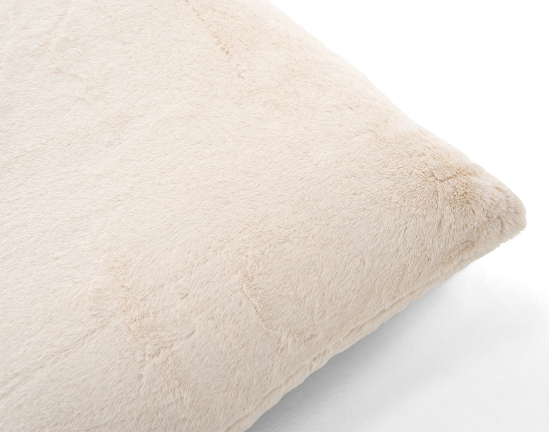 Coussin en fausse fourrure 60x60 cm Oscar