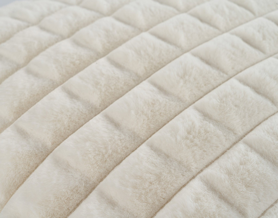 Coussin en fausse fourrure 45x45 cm Sweety