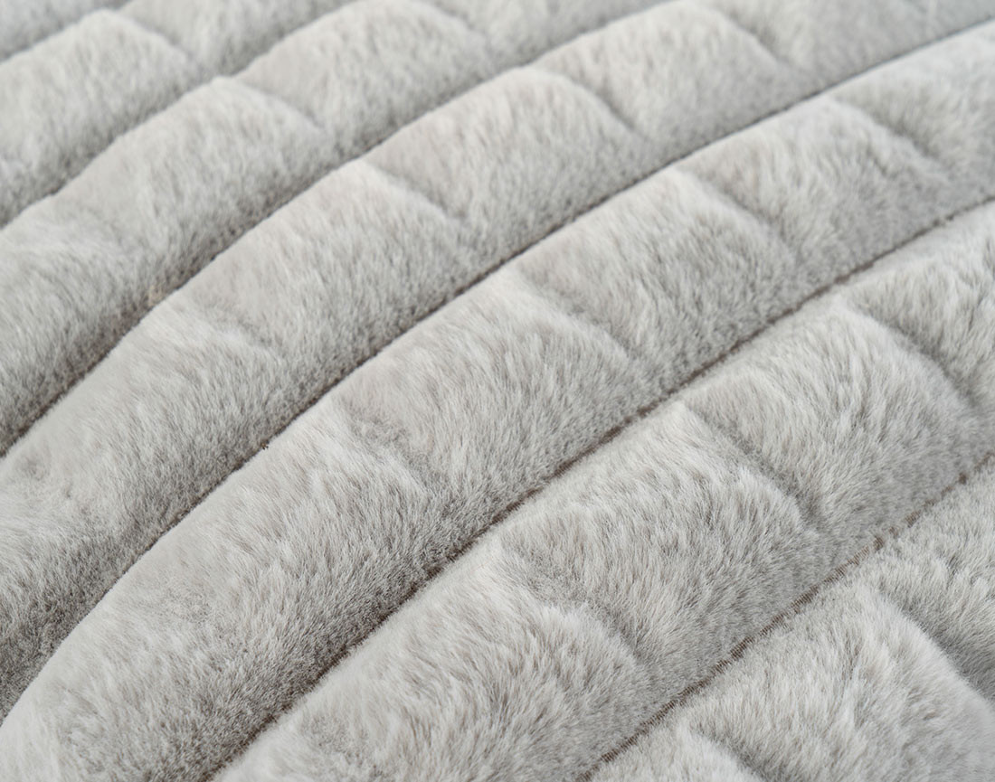 Coussin en fausse fourrure 45x45 cm Sweety