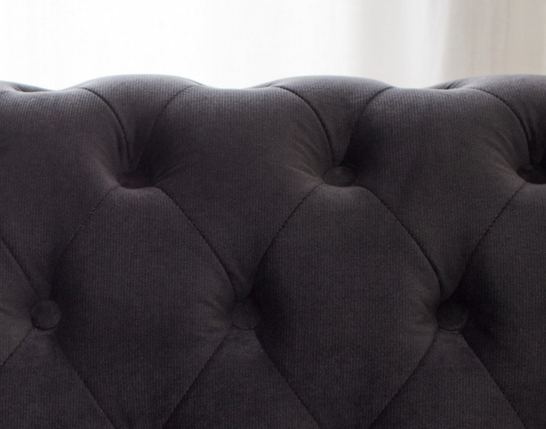 Canapé Chesterfield d'angle droit 4 places en velours William Canapé Chesterfield d'angle droit 4 places en velours William
