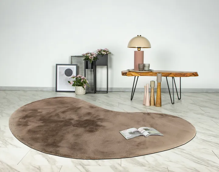 Tapis organique fausse fourrure taupe Joy