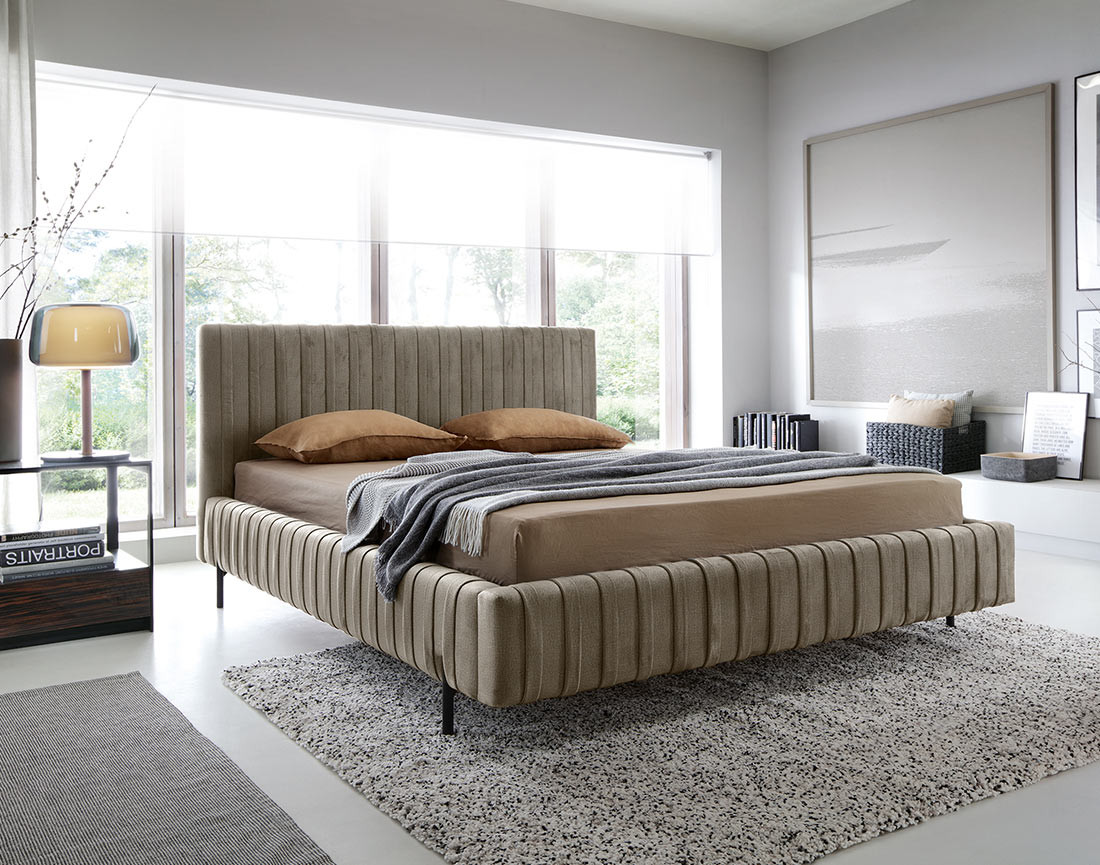 Lit coffre 140x200 cm sommier inclus en similicuir Flavio