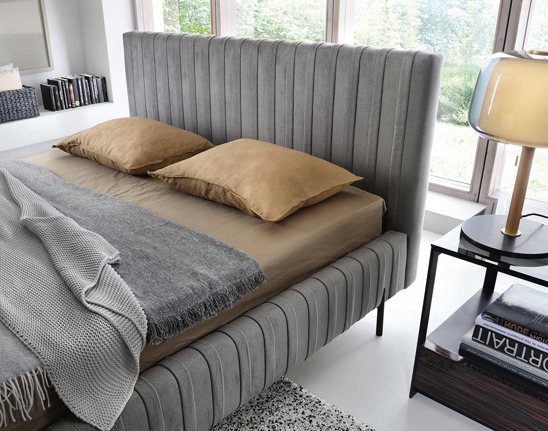 Lit coffre 180x200 cm sommier inclus en simili Flavio