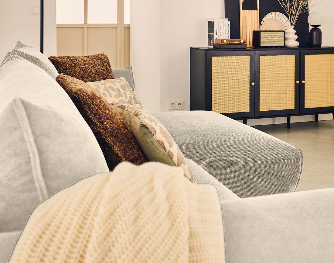 Canapé d'angle droit 4 places convertible avec coffre en tissu Gianni Canapé d'angle droit 4 places convertible avec coffre en tissu Gianni