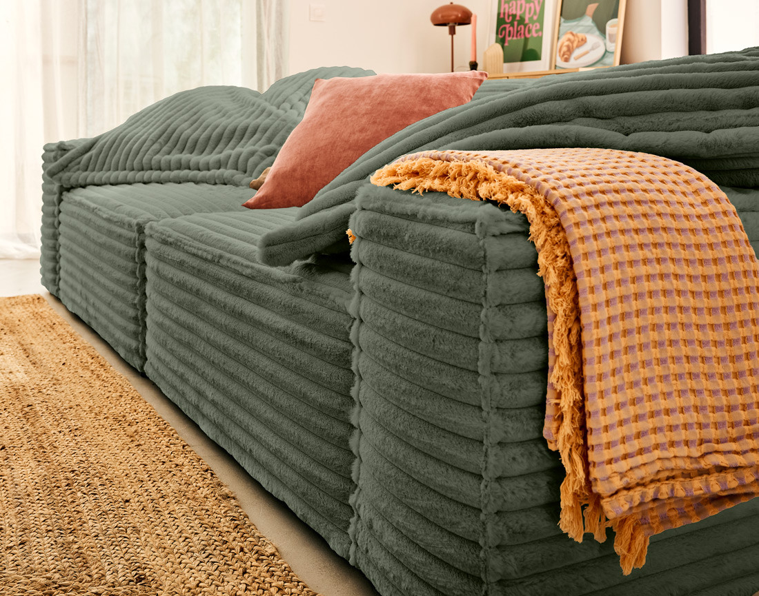 Canapé droit 3 places avec double méridienne en fausse fourrure côtelée Richie