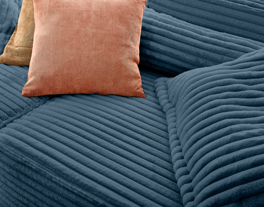 Canapé droit 3 places avec double méridienne en fausse fourrure côtelée Richie