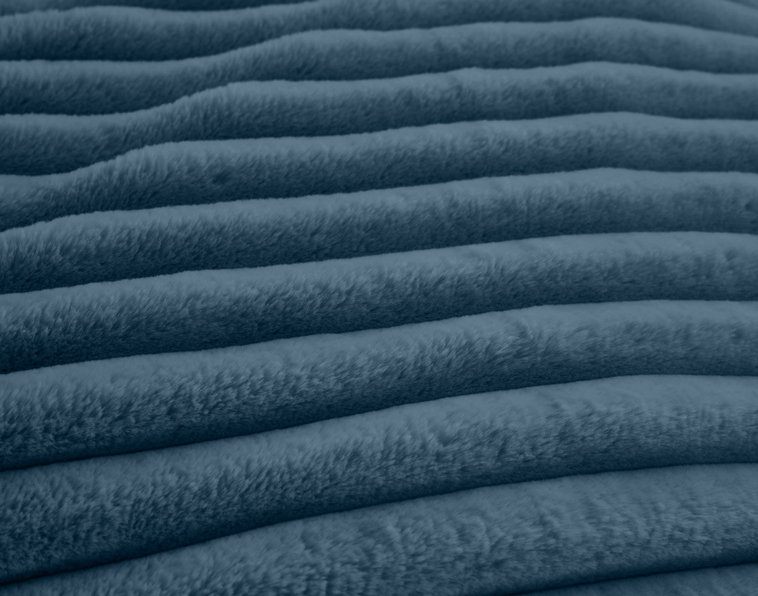 Canapé droit 3 places avec double méridienne en fausse fourrure côtelée Richie