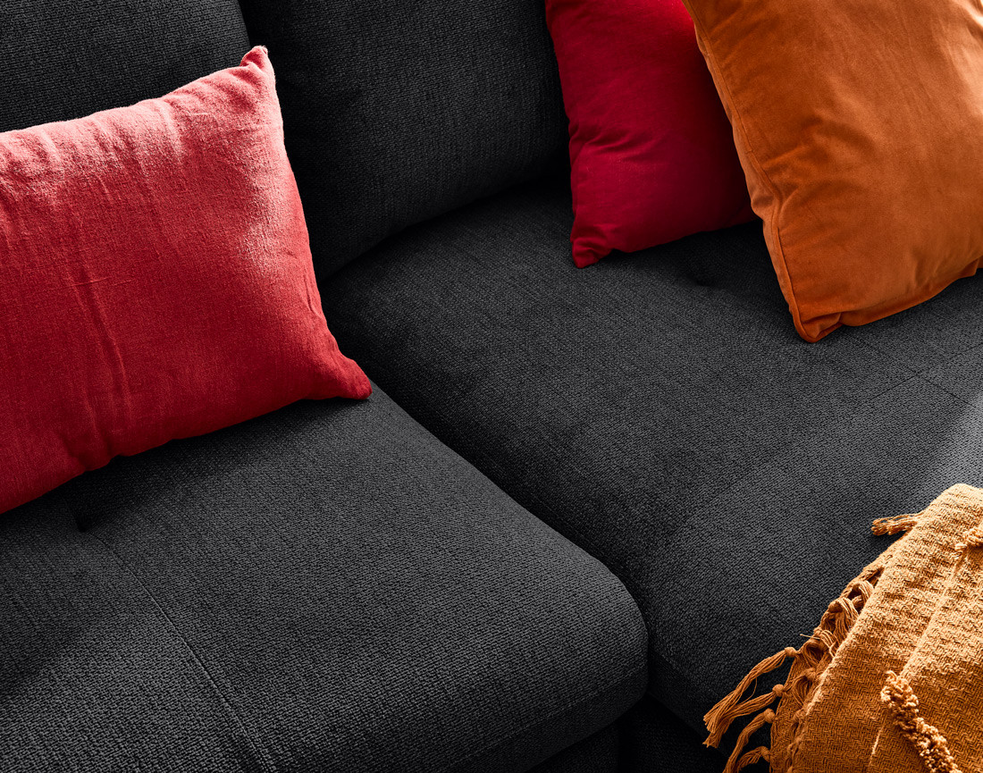 Canapé d'angle droit 4 places convertible avec coffre en tissu texturé Ninon Canapé d'angle droit 4 places convertible avec coffre en tissu texturé Ninon