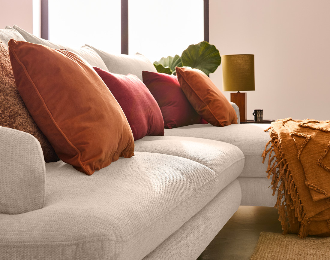 Canapé d'angle droit 4 places convertible avec coffre en tissu texturé Ninon Canapé d'angle droit 4 places convertible avec coffre en tissu texturé Ninon