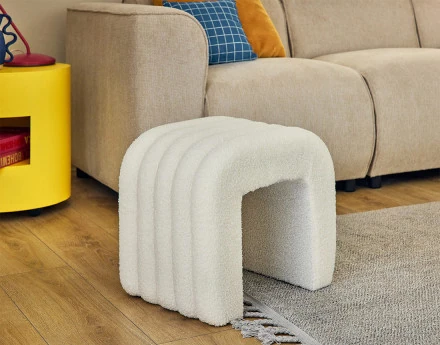 Pouf en tissu bouclette Kenta