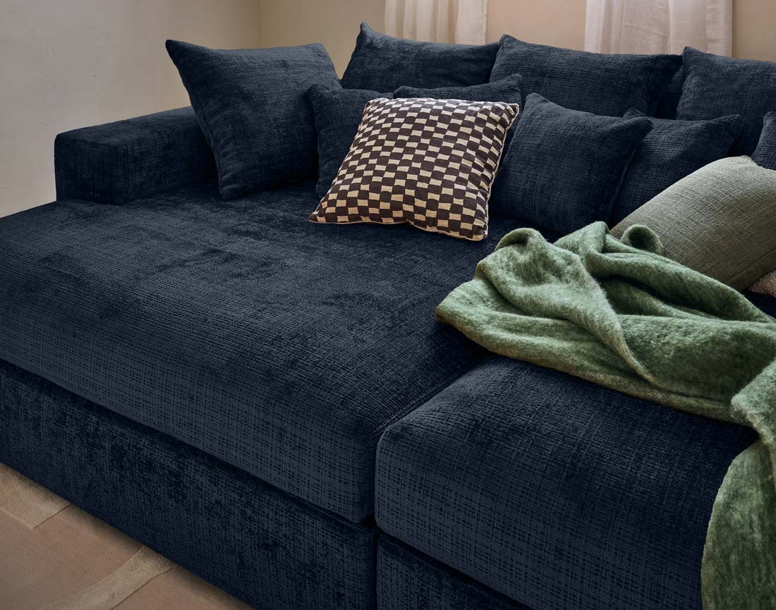 Canapé droit 4 places avec double méridienne en velours texturé Collins