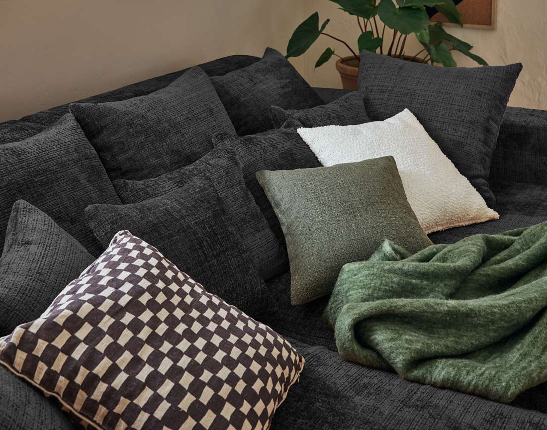 Canapé droit 4 places avec double méridienne en velours texturé Collins