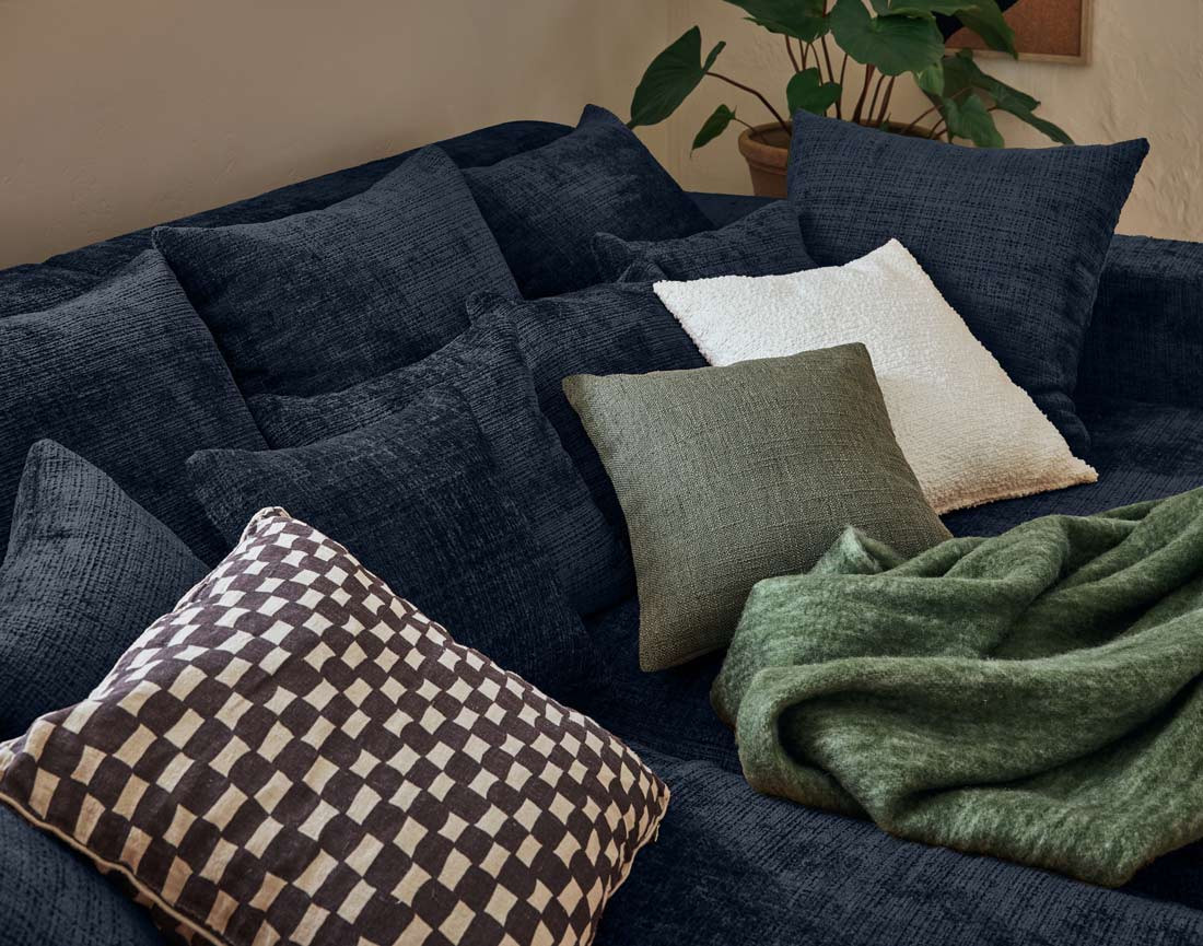 Canapé droit 4 places avec double méridienne en velours texturé Collins