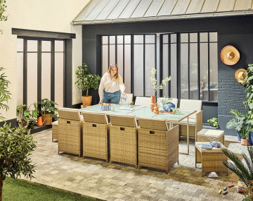 Salon de jardin encastrable en résine tressée beige 12 places coussins avec housse de protection beige Fira