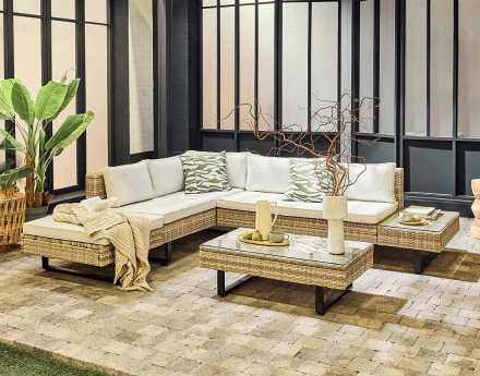 Salon de jardin d’angle en résine beige et grise 5 places coussins gris clair et table incluse Sashi