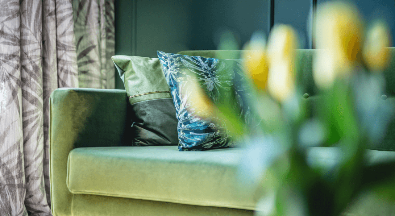 Vert olive et noir : le mariage parfait pour une déco qui en jette !