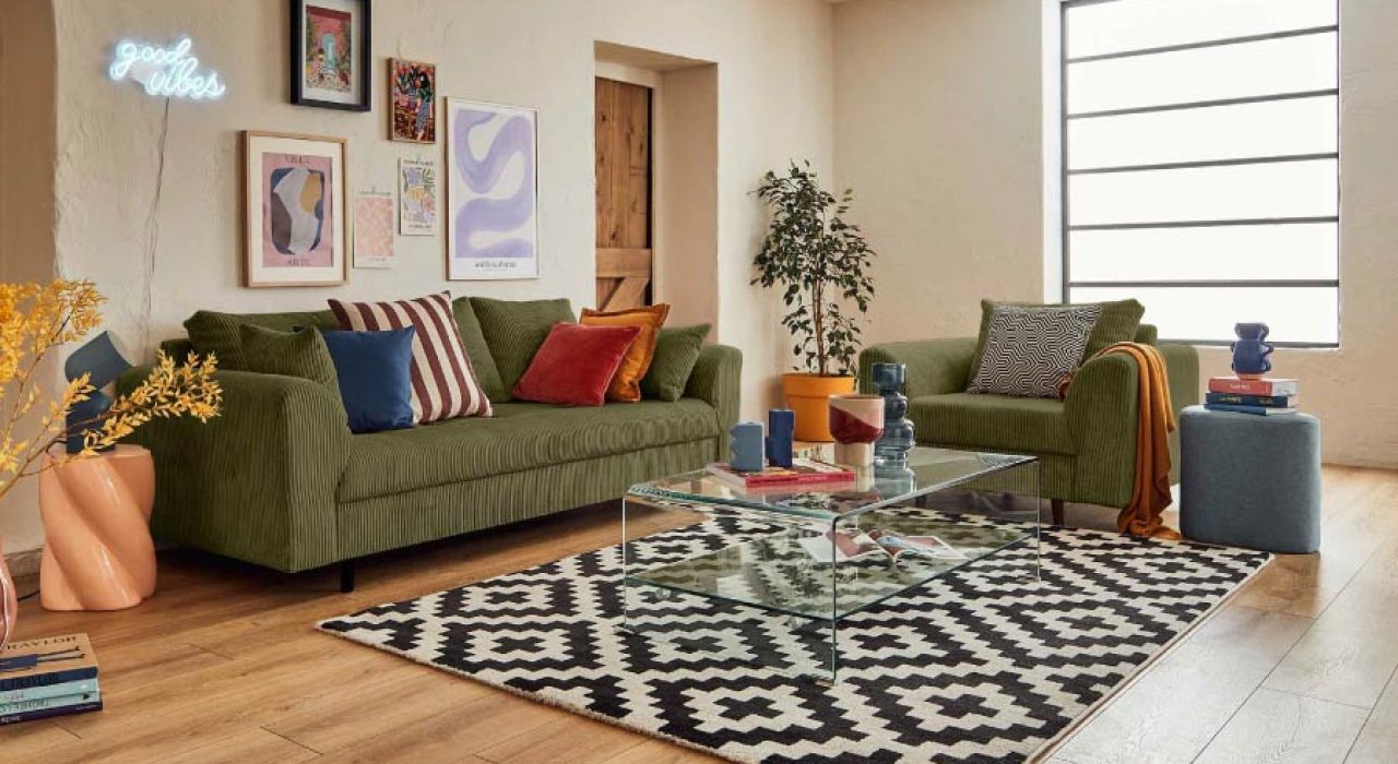 Quel style choisir dans mon salon avec un canapé vert ?