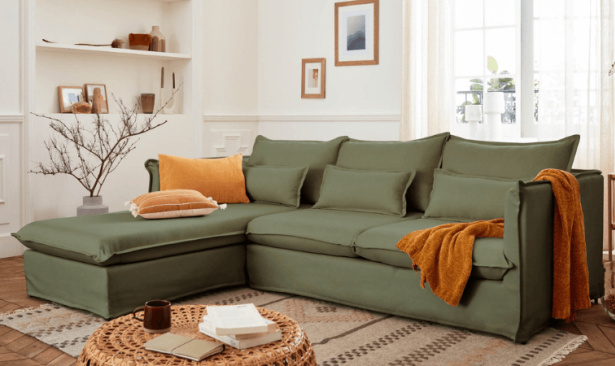 Quelles sont les meilleures associations de couleurs avec un canapé vert olive ?